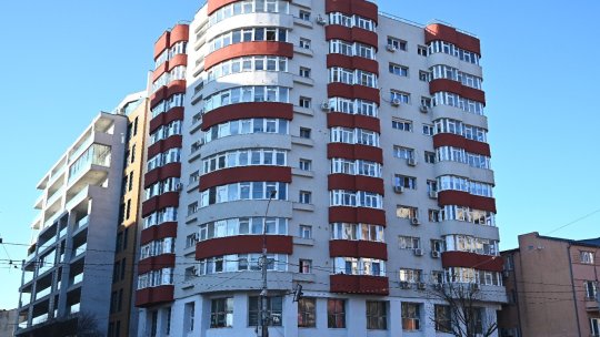 Anveloparea blocurilor din Sectorul 1, plătită integral de Primărie. Proprietarii achită contribuția de 10% în 10 ani