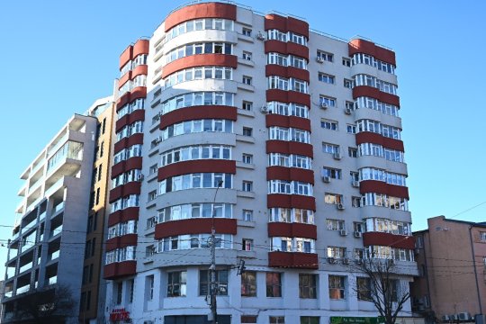 Anveloparea blocurilor din Sectorul 1, plătită integral de Primărie. Proprietarii achită contribuția de 10% în 10 ani