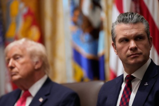 Raport al Pentagonului: Pete Hegseth a pus în pericol trupele americane prin distribuirea de informații secrete pe Signal