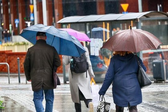 Alertă de vânt puternic în jumătate de țară. Cod galben în București și 20 de județe