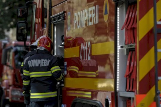 S-a dat alarma înainte de alegerile pentru Primăria Capitalei! S-a simțit miros puternic de gaz într-o școală cu două secții de votare din Sectorul 5