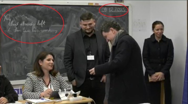 Mesajul surpriză care l-a întâmpinat pe președintele Nicușor Dan în secția de vot
