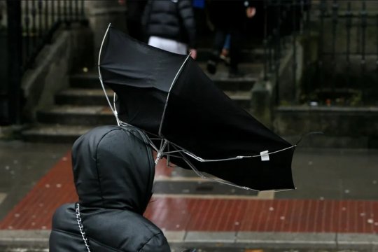 Vreme severă în sudul României din cauza ciclonului Byron. Cod galben de vânt și temperaturi în scădere