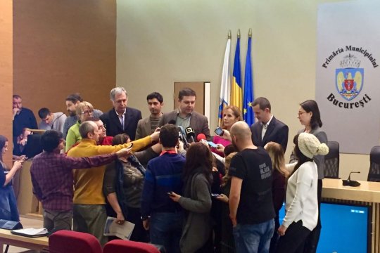 Primele imagini cu Ciprian Ciucu de când a intrat în politică. De la consilier, în mijlocul scandalurilor cu Firea, la primarul general al Capitalei