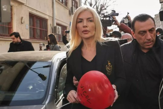 Laura Vicol, prima declarație după eliberarea din arest: „Sunt vie și sănătoasă, dar cu răni mari în suflet”