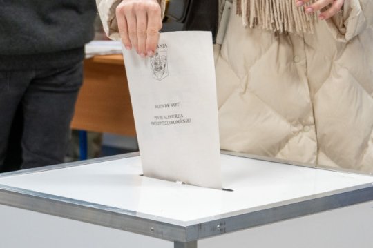 Alegeri prezidențiale 2025 | Călin Georgescu conduce în sondaje. Datele sunt contestate de experți