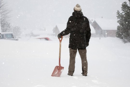 Se schimbă vremea în România! ANM a emis noi avertizări de ger, lapoviță și ninsoare