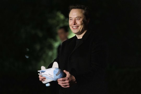 Elon Musk e în continuare cu ochii pe România! Mesaj dur pentru Marian Enache, președintele Curții Constituționale