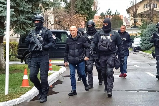 Procurorii au descins în locuințele membrilor grupării lui Horațiu Potra. 50 de percheziții au avut loc la prima oră a dimineții