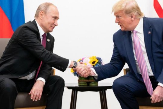 Donald Trump a discutat cu Vladimir Putin despre războiul din Ucraina: ”Președintele rus vrea să nu mai moară oameni în luptă”