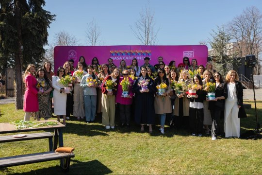 20 de femei de succes din România s-au reunit pentru o cauză nobilă. În ce constă ”Masa care unește” organizată de 8 martie