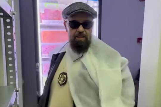 ANPC a dat amenzi de aproape 1 milion de lei după descoperirea lui Piedone: ”Aici sunt păianjeni! Uite, mai și mișcă!”