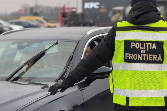 Captură majoră la granița României! Poliția de Frontieră a prins un bărbat care transporta 1.000 de fiole, suspectibile a fi substanțe dopante de risc