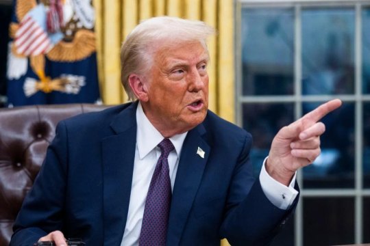 Tarifele lui Donald Trump îi îngenunchează pe cei cu afaceri mici. Taxele au crescut de la 1.000 de dolari la 6.000 pentru un mic antreprenor