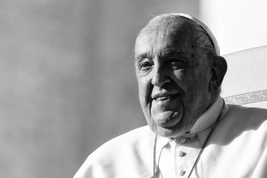 Ultimele imagini cu Papa Francisc. Cum a fost surprins Suveranul Pontif cu 24 de ore înainte să moară