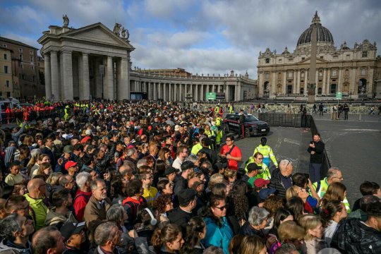 Astăzi are loc înmormântarea Papei Francisc. Cum se va desfășura ceremonia de la Vatican