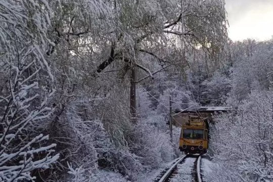 Lapoviță în București! Zonele din țară în care va ninge acum, la început de aprilie