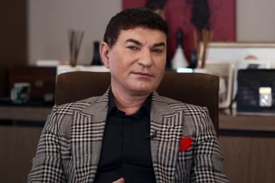 Ce intervenții estetice are Cristi Borcea? Care a fost prima procedură la care a apelat