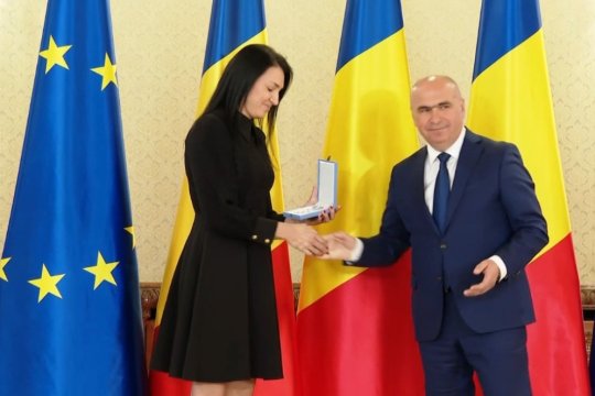 O legendă părăsește scena sportivă! Cristina Neagu a fost decorată cu Ordinul Naţional „Serviciul Credincios” în grad de Cavaler de Ilie Bolojan