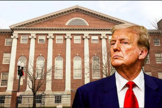 Harvard dă în judecată administrația Trump după ce a pierdut dreptul de a primi studenți străini. Cum s-a ajuns într-o astfel de situație