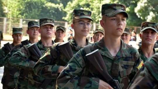 Serviciu obligator militar s-ar putea reduce considerabil. Pe ce perioadă s-ar putea întinde programul în curând