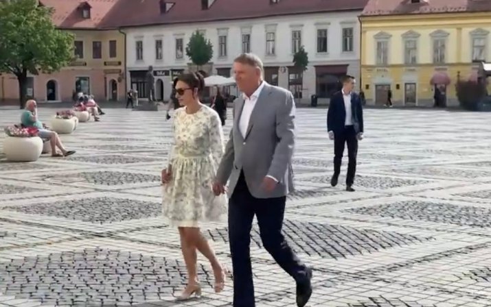 Klaus Iohannis și soția sa au mers la vot.
