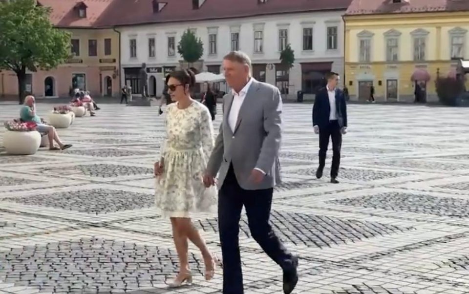Klaus Iohannis și soția sa au mers la vot.