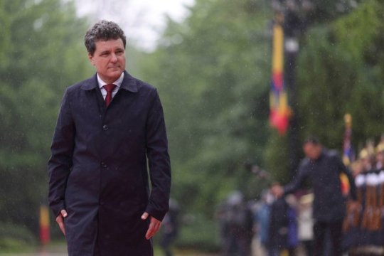 Nicușor Dan își intră bine în rolul de președinte al României. Șeful statului a programat o vizită astăzi la Praid, unde apa a înghițit casele oamenilor