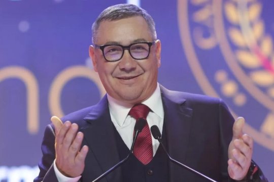 Victor Ponta a spus pe cine va susține în turul doi la prezidențiale. ”Eu nu sunt proprietarul celor 1.240.000 de voturi, dar le sunt dator românilor care m-au votat și responsabil în ceea ce privește așteptările lor legitime”