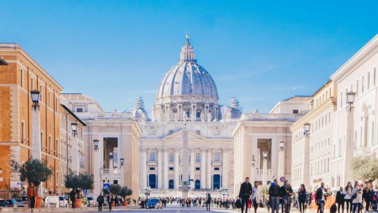 BREAKING NEWS! A fost ales noul papă la Vatican. Cine este cardinalul ales de conclav și ce nume a ales să poarte