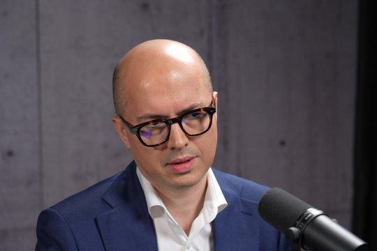 Podcastul I AM MEDIA îl are invitat în această săptămână pe Andi Cristea. Europarlamentarul susține că educația e cheia înțelegerii problemelor societății