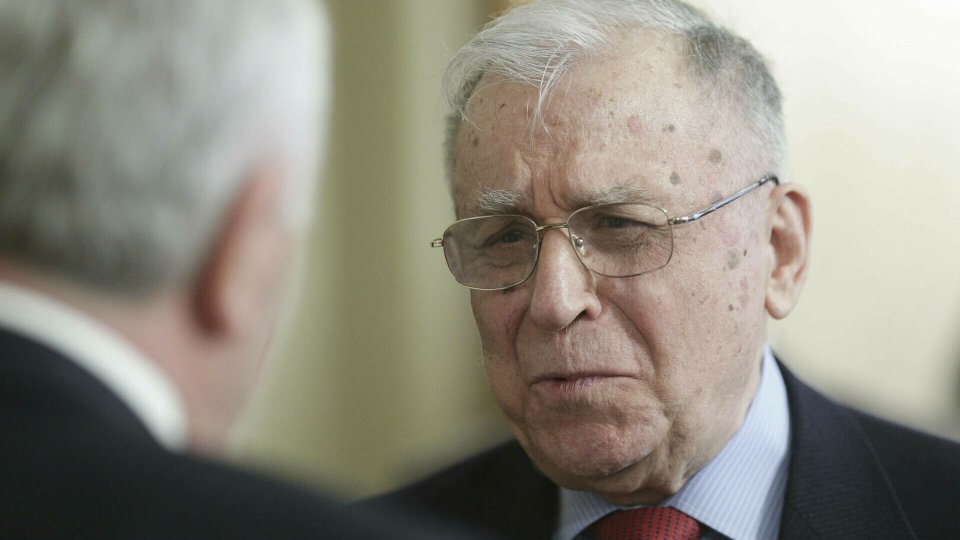 Ion Iliescu este în stare gravă