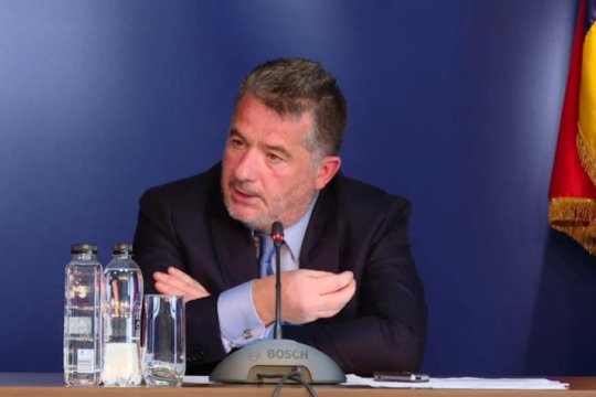 Șeful de la CFR se declară nemulțumit de salariul de 5.500 de euro pe lună, pe care îl încasează. ”S-au uitat la mine ca la un om dintr-o țară africană”