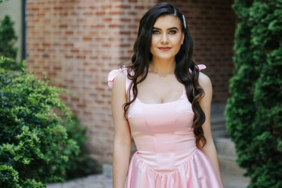 Eliza a obținut media 10 la BAC