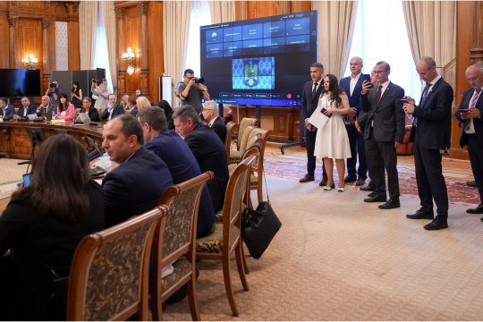 AUR face scandal la audierile miniștrilor din Guvernul Bolojan. Parlamentarii au părăsit sala în semn de protest