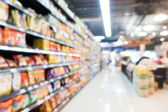 Guvernul prelungește plafonarea prețurilor la alimentele de bază. Lista produselor pentru care se menține limitarea adaosului comercial