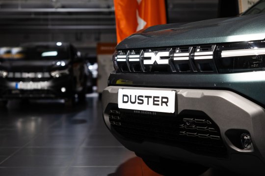 Dacia a reușit implementarea unei strategii. O publicație europeană a comparat Duster cu Jeep