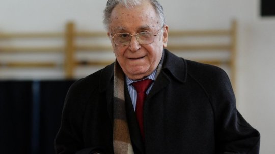 Ion Iliescu a primit o vizită emoționantă la spital. Fostul președinte este în continuare la terapie intensivă
