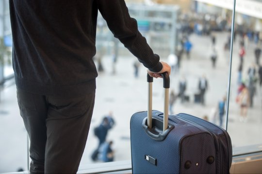 Vești bune pentru românii care merg des cu avionul. Bagajul de mână de 10 kilograme, inclus în prețul biletului, fără alte taxe
