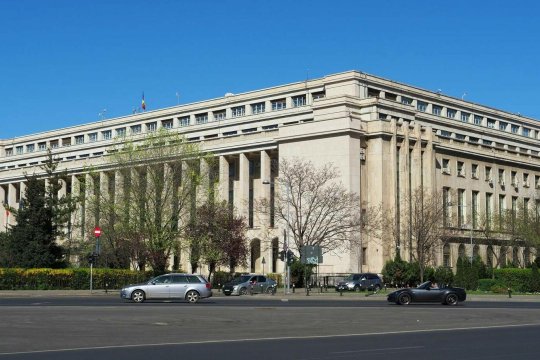 Guvernul condus de Ilie Bolojan se mută la Palatul Parlamentului. Ce se întâmplă în următorii doi ani cu Palatul Victoria
