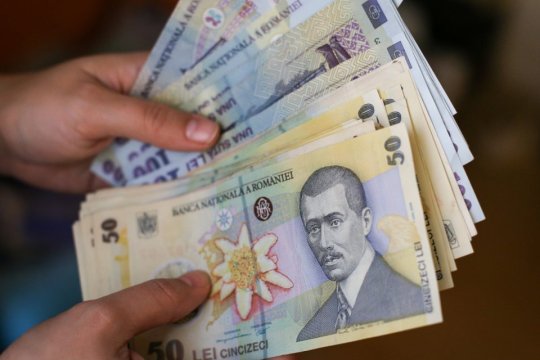 Cum vrea Guvernul să colecteze și mai multe taxe. Românii nu își vor mai putea achiziționa mașini până nu își achită datoriile la stat