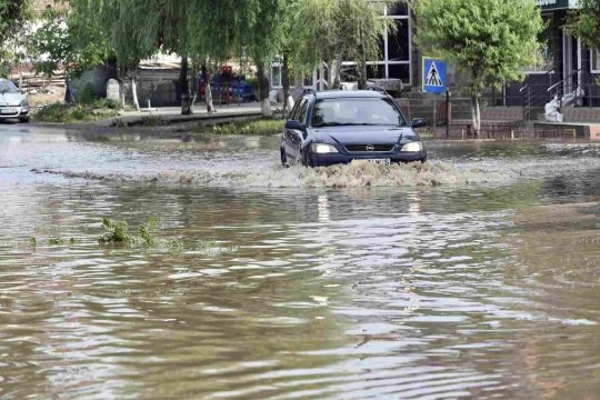 S-a emis o nouă alertă de inundații în România! 17 județe sunt în pericol în acest moment