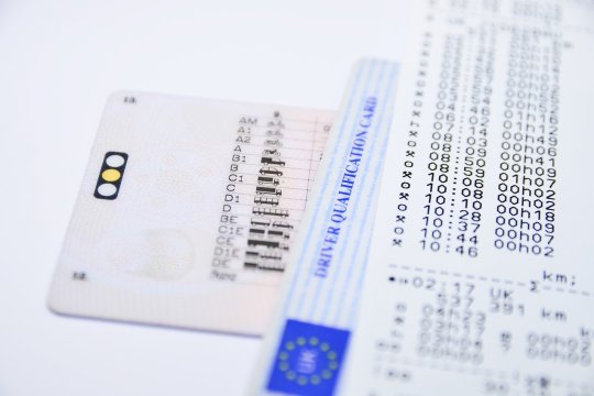 Ce se va întâmpla cu șoferii care nu își achită amenzile în 12 luni? Se schimbă legea