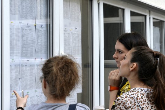 Trei elevi cu medii peste 9 rămân fără loc la liceu în 2025. Care a fost principala cauză și ce se va întâmpla cu ei