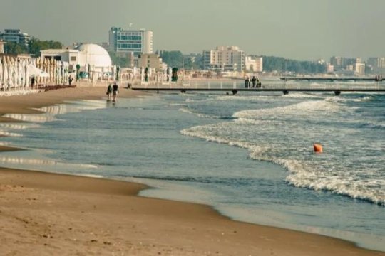 Cât trebuie să scoți din buzunar pe un șezlong pe plaja din Mamaia a familiei Simonei Halep. Administratorul i-a făcut ”săraci” pe turiștii cu cearșafuri