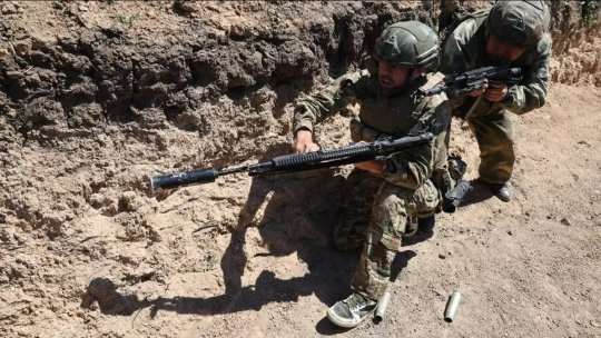 Tinerii de peste 18 ani ar putea fi recrutați obligatoriu în armată. Când ar putea începe procesul și unde