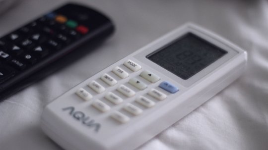 Cum să faci răcoare în casă, fără aer condiționat? Sfaturile experților, în vreme de caniculă