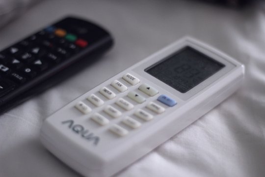 Cum să faci răcoare în casă, fără aer condiționat? Sfaturile experților, în vreme de caniculă