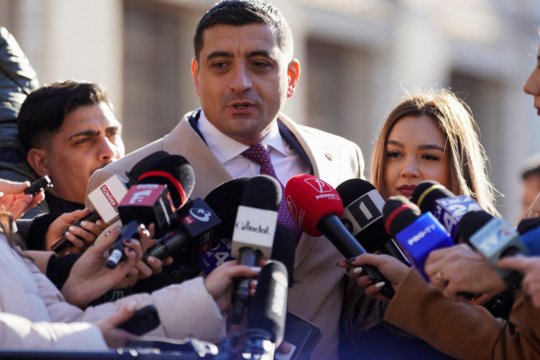 AUR a depus moțiunea de cenzură împotriva Guvernului Bolojan. Miza este uriașă, dar șansele rămân reduse