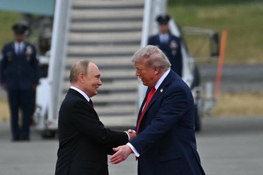 LIVE TEXT | Vladimir Putin a ajuns în Alaska și s-a întâlnit cu Donald Trump. Urmează discuții intense, iată care sunt ultimele declarații ale lui Zelenski
